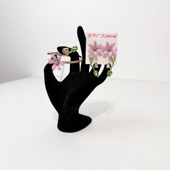 Betsey Johnson NWOB Gold Tone Flower Bangle Bracelet Crystal Accent Drop Earring - Picture 7 of 16